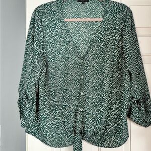 West Kei Green and White Patterned Blouse